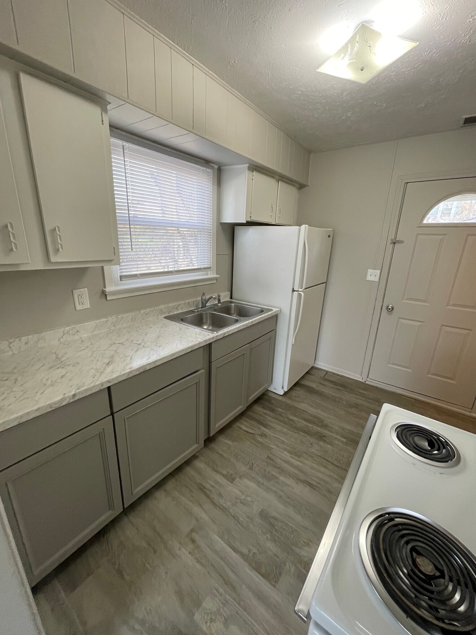 Building Photo - 3905 Burdette St