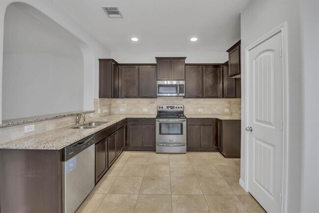 Building Photo - 18321 Cumberland Gap St