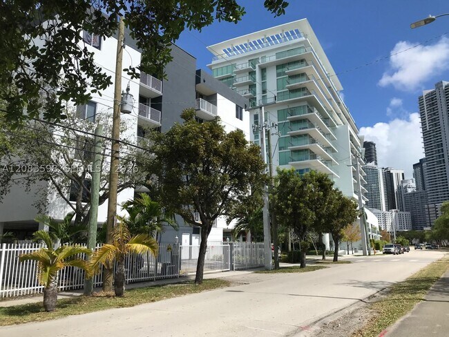 Building Photo - 126 SW 17th Rd