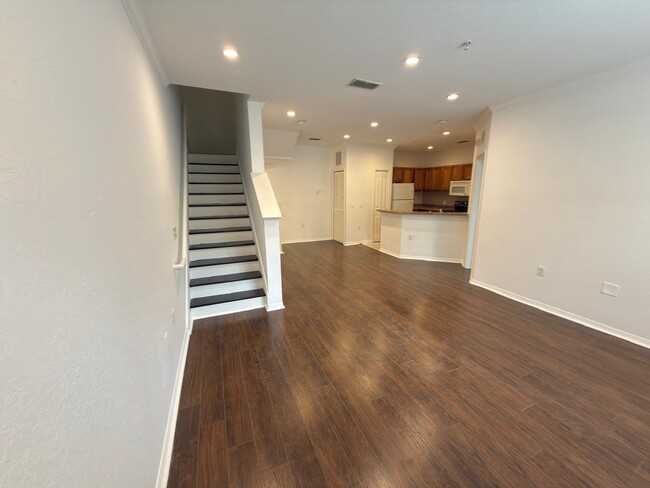 Building Photo - 6123 Metrowest Blvd