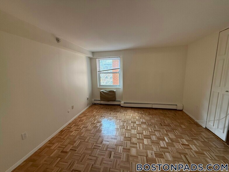 Building Photo - 185 Freeman St