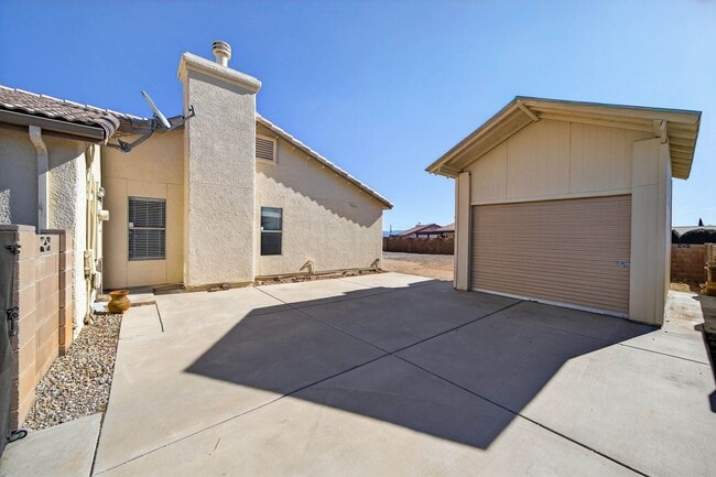 Building Photo - 3824 Plaza De La Yerba