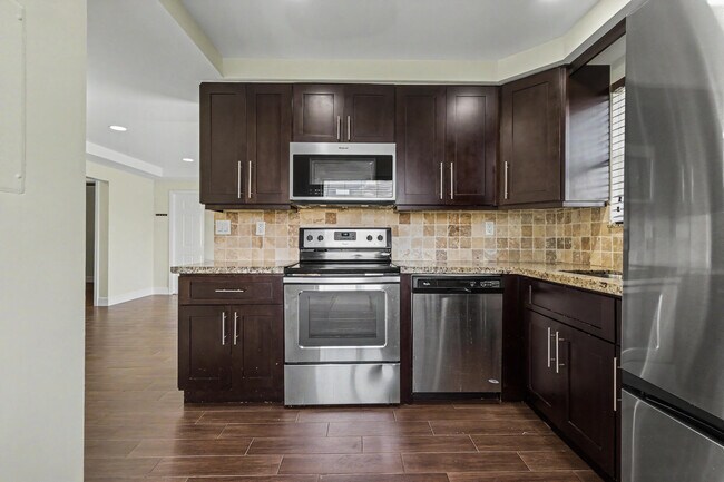 Building Photo - 1250 SW 113th Terrace