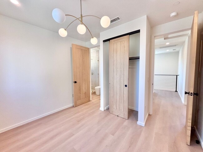 Building Photo - 17852 Saticoy St