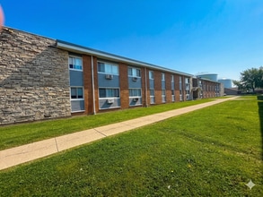 Building Photo - Coming Soon: Spacious 1BR Apartment in Kenosha | Available Aug. 15