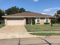 Building Photo - 4915 Rock Point St