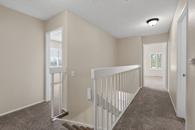Building Photo - Canyon Crest Home
