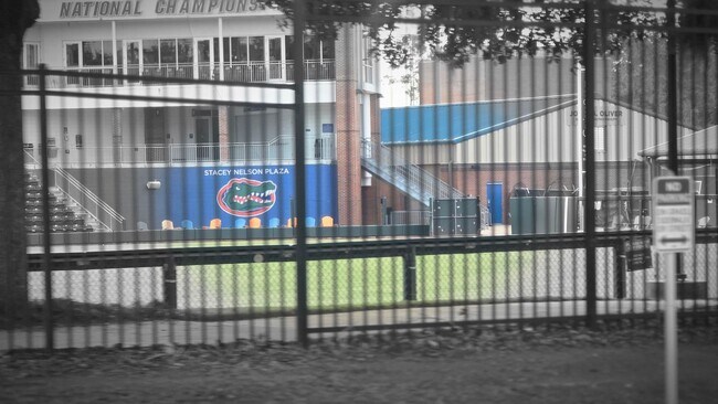 Building Photo - FOR RENT. 1 bedroom 1 bathroom condo first floor