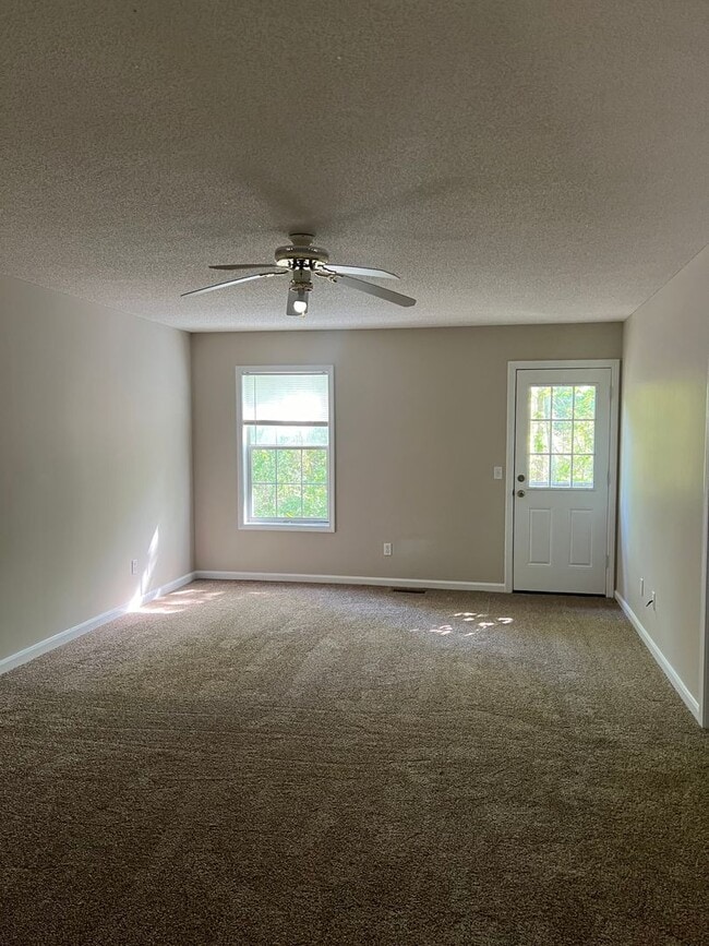 Building Photo - Available now-60 Woodfield Pl.