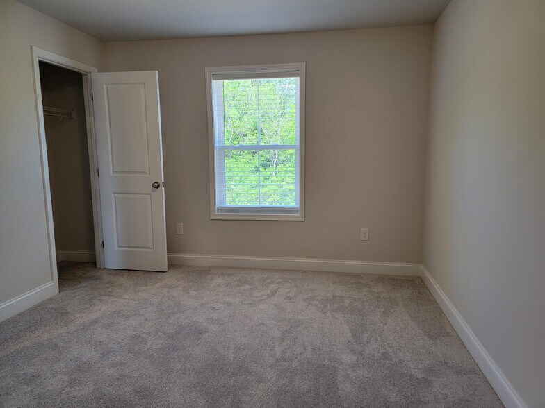 Building Photo - 219 Millard Dr