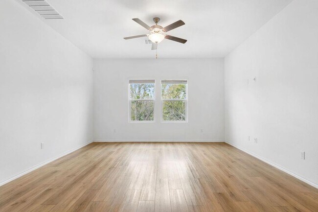 Building Photo - 1205 Sweetspire St