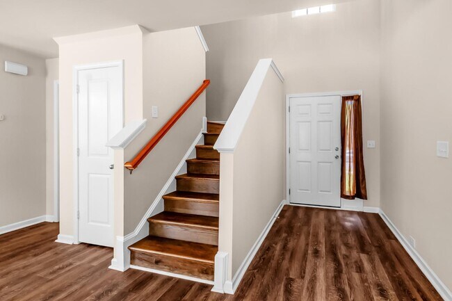Building Photo - 2937 Westbury Ct