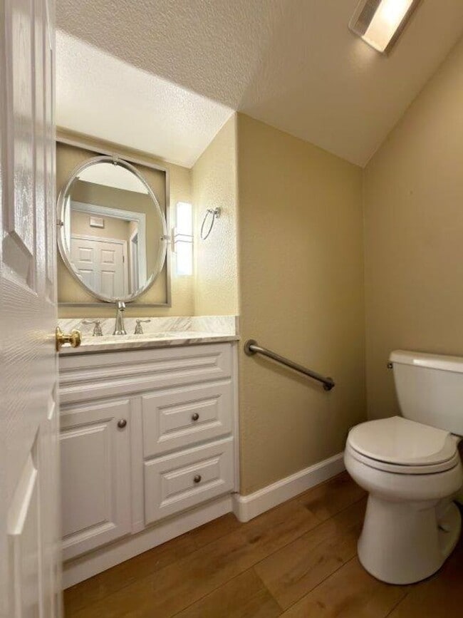 Building Photo - Coveted Napa Yacht Club 3 Bedrooms, 2 1/2 Bathrooms, w/ 1st Level Primary Bedroom/Bath