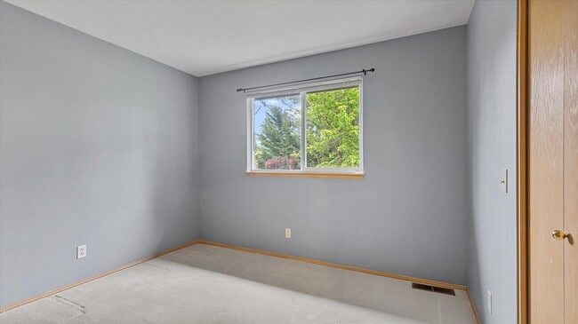 Building Photo - 24609 SE 45th Way