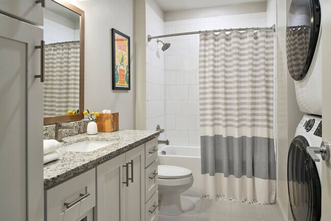 Building Photo - 516 Lea Ave