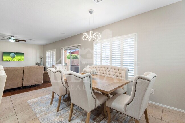 Building Photo - 2881 E Tonto Dr