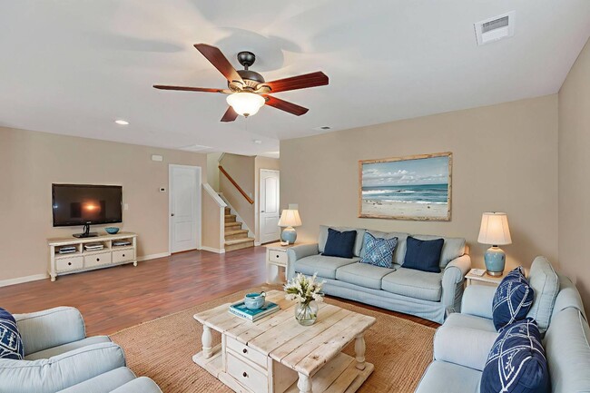 Building Photo - Lakes of Summerville