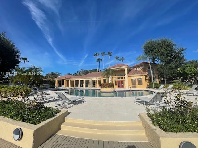 Building Photo - 4815 Via Palm Lakes