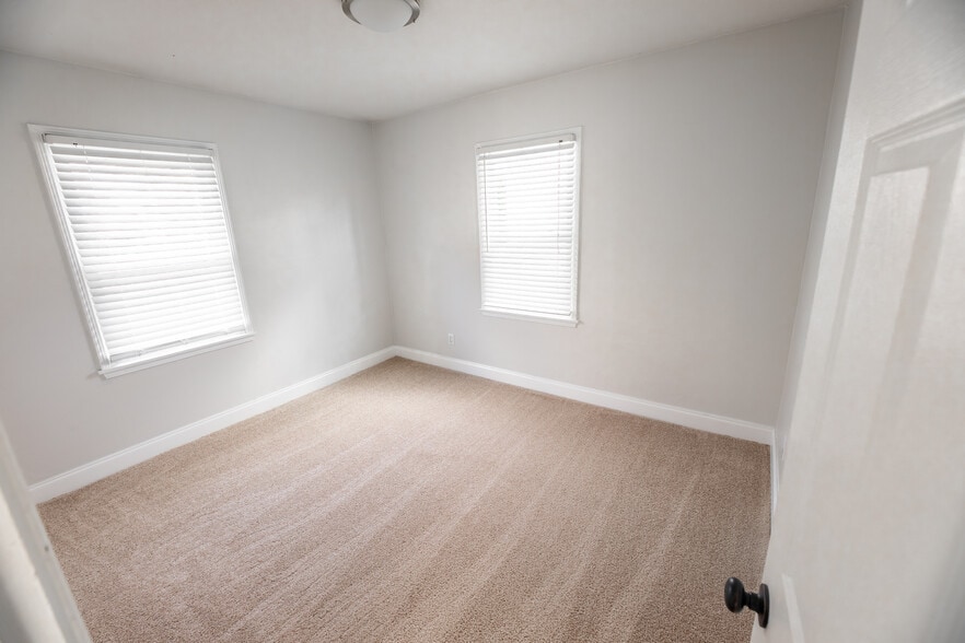 Building Photo - 4582 Cooper Rd