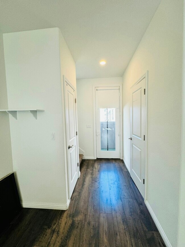 Building Photo - 1462 Cherry Cir