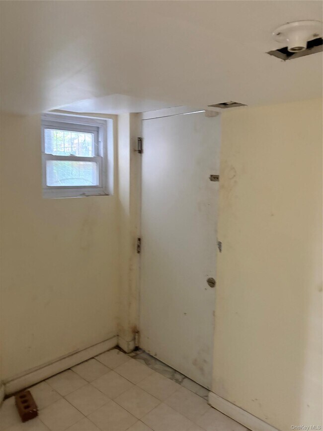 Building Photo - 655 Hendrix St