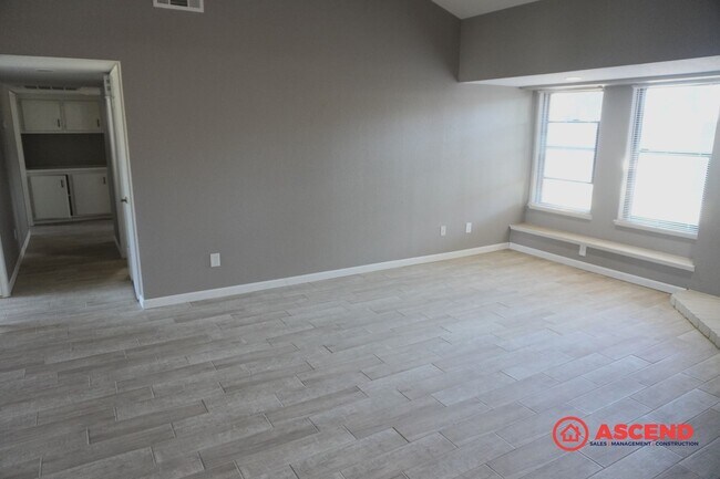 Building Photo - Beautiful 3 Bedroom Home Located in the So...