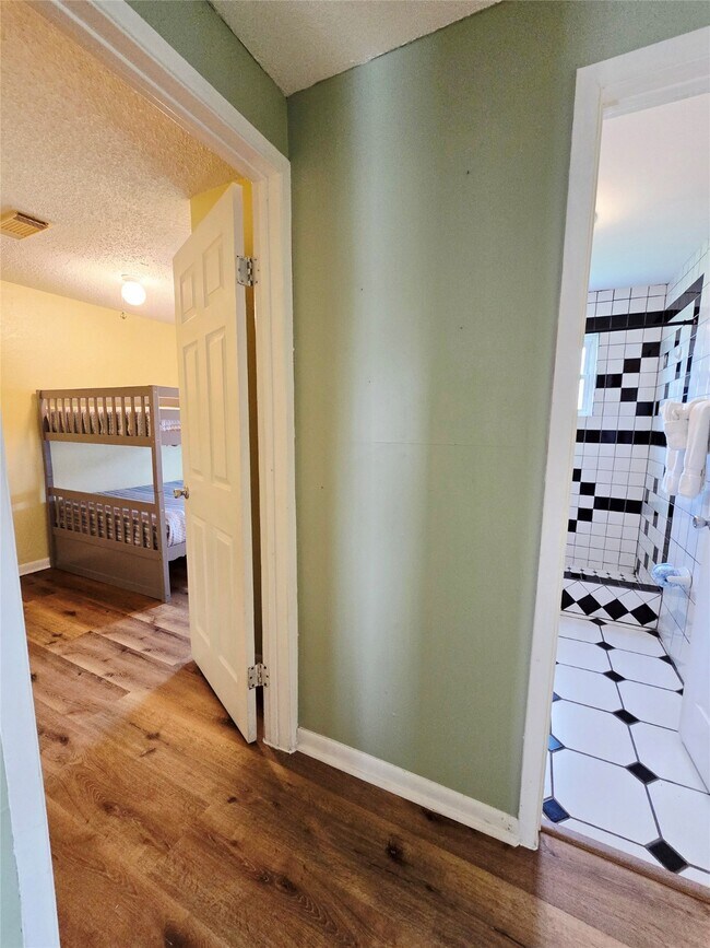 Building Photo - 16611 Jolly Roger Rd