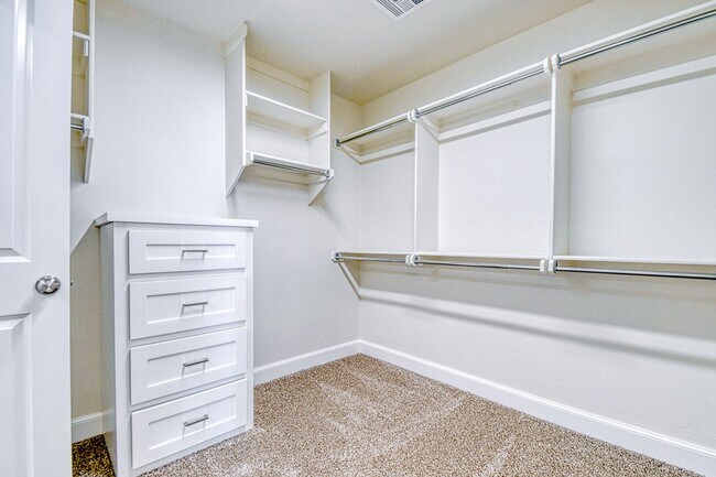 Building Photo - 3112 Pebble Pond Dr