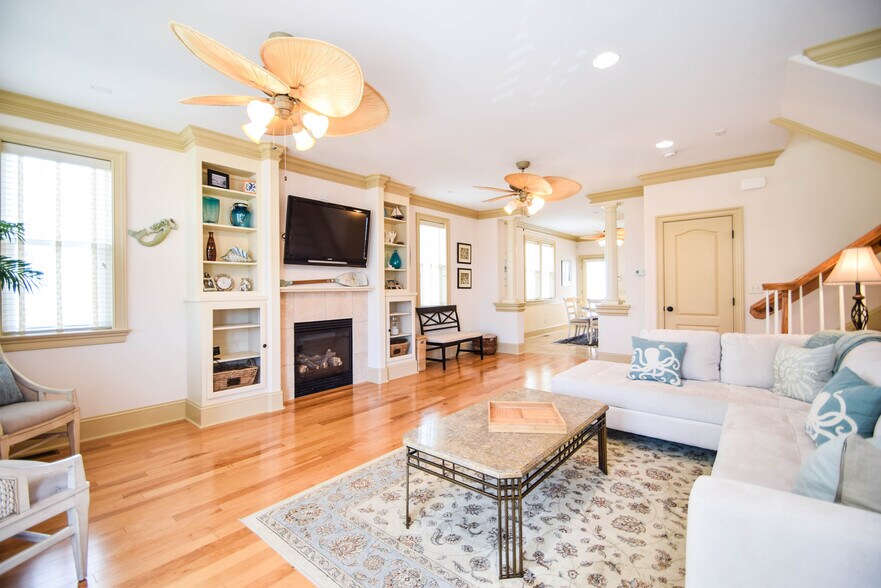 Building Photo - 11 S 31st Ave