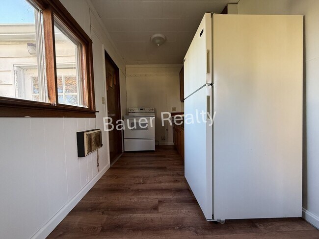 Building Photo - kan