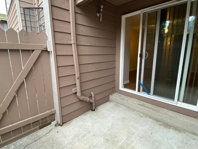 Building Photo - 8407 18th Ave W