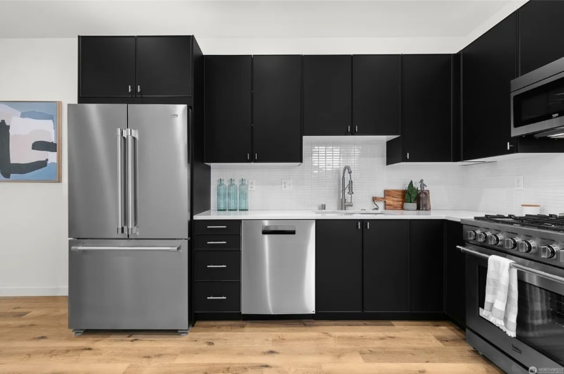 Building Photo - 9429B 18th Ave SW