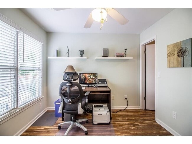 Building Photo - 1516 Howell Mill Rd NW