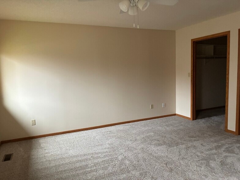 Building Photo - 1103 4th St NW