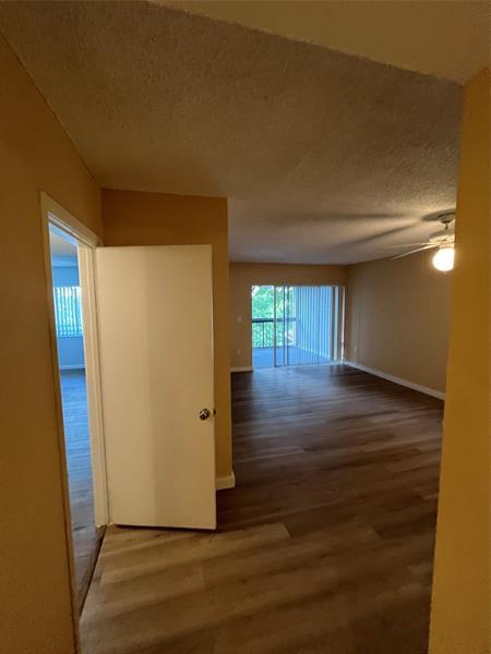 Building Photo - 711 N Pine Island Rd