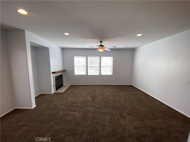 Building Photo - 15651 Vista Way