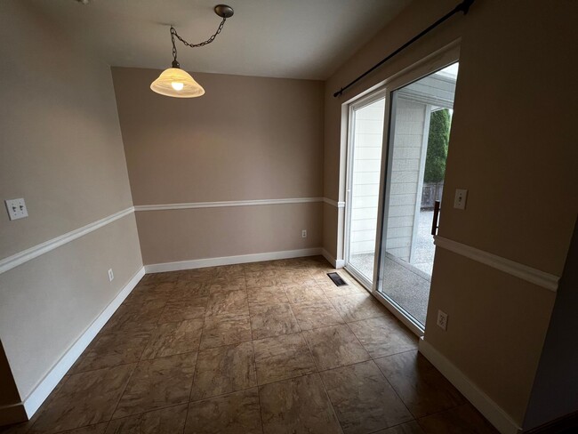 Building Photo - DuPont 3 bedroom Home in Palisade Village