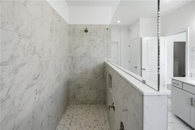 Building Photo - 376 Sunset Holw St