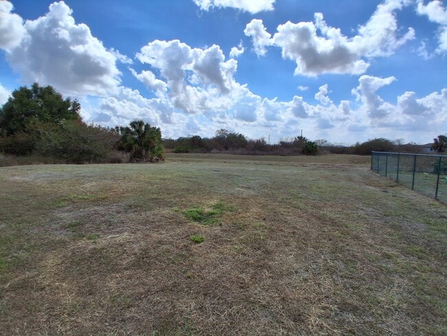 Building Photo - 7061 Tide Cir