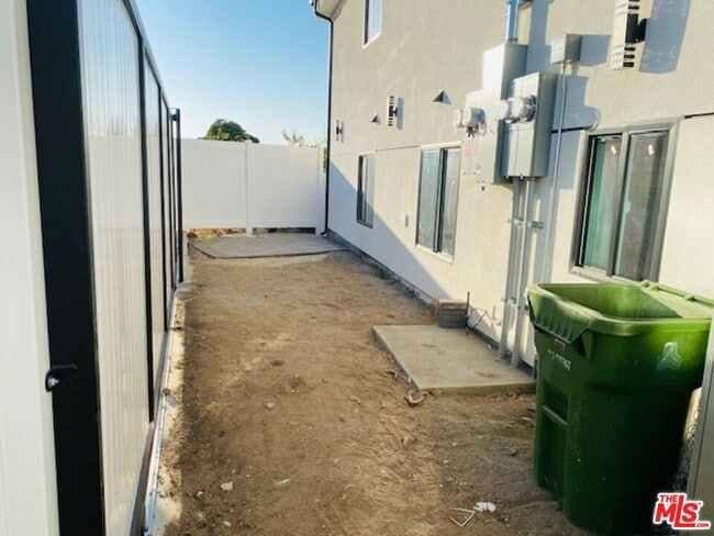 Building Photo - 10939 Christine Way