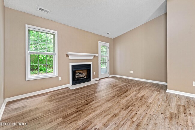 Building Photo - 122 Gooding Dr