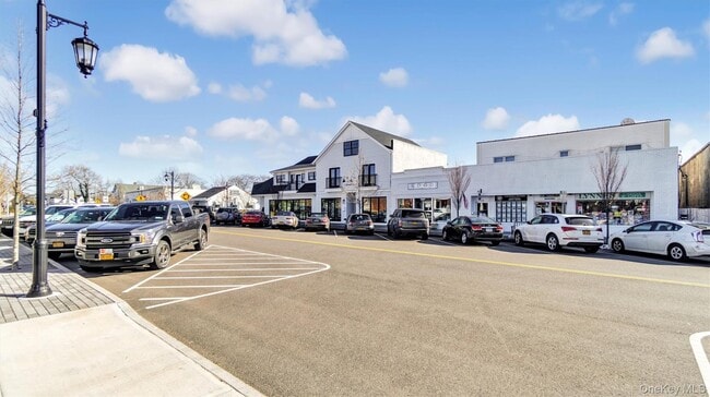 Building Photo - 148 Main St