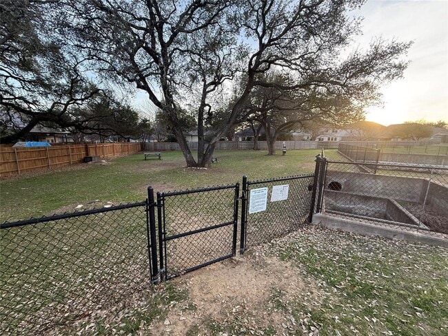 Building Photo - 2632 Century Park Blvd