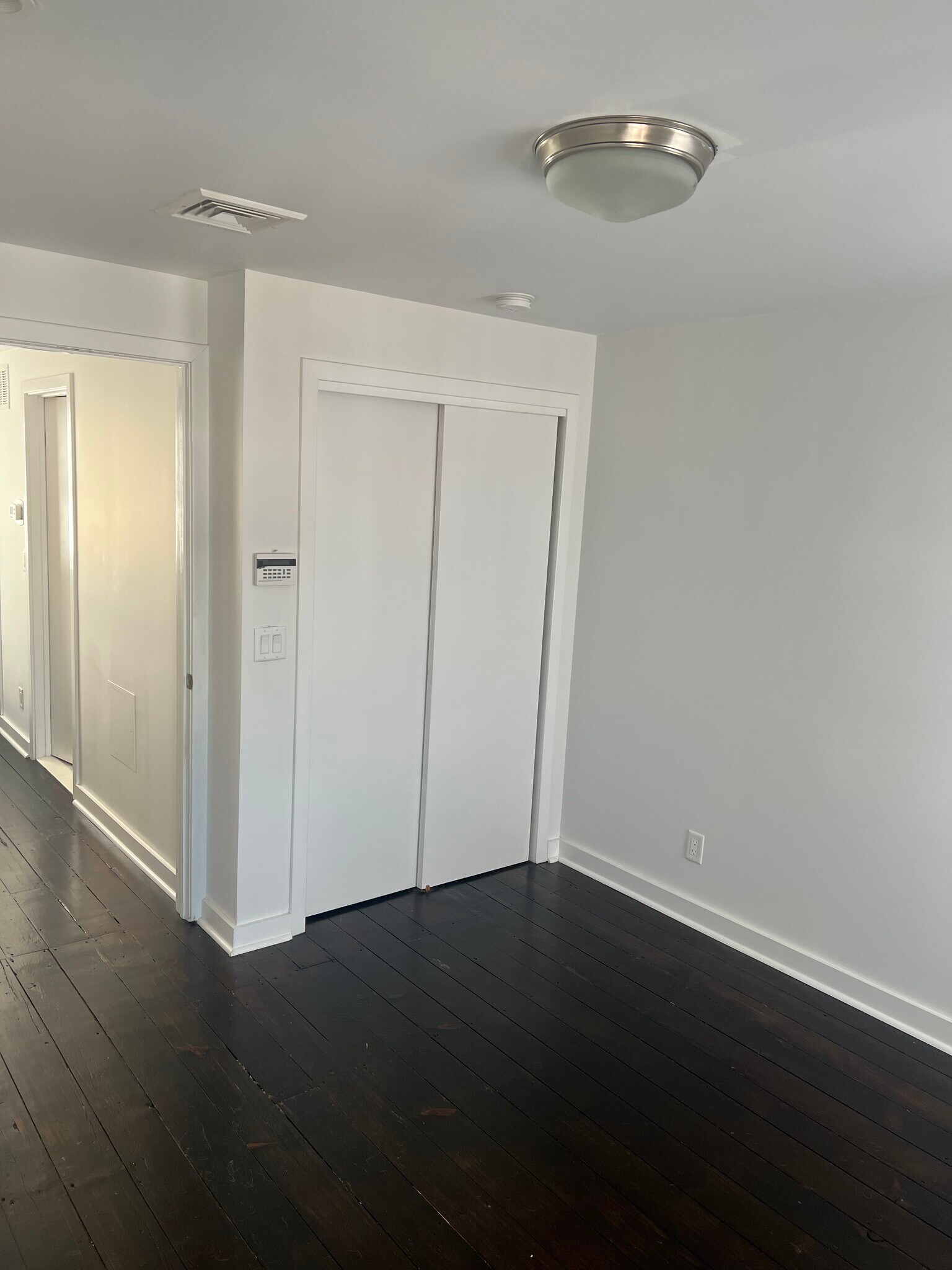 Building Photo - 2340 E Boston St