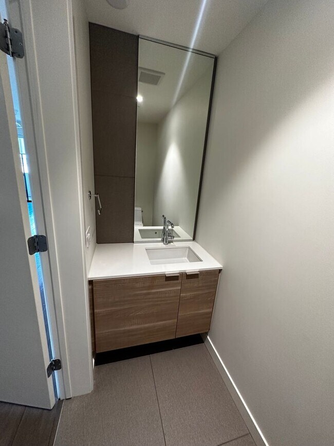 Building Photo - Contour on Campbell 1 bed 1.5 bath condo