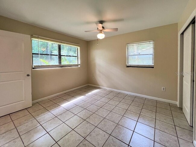 Building Photo - 3920 SW 21st St