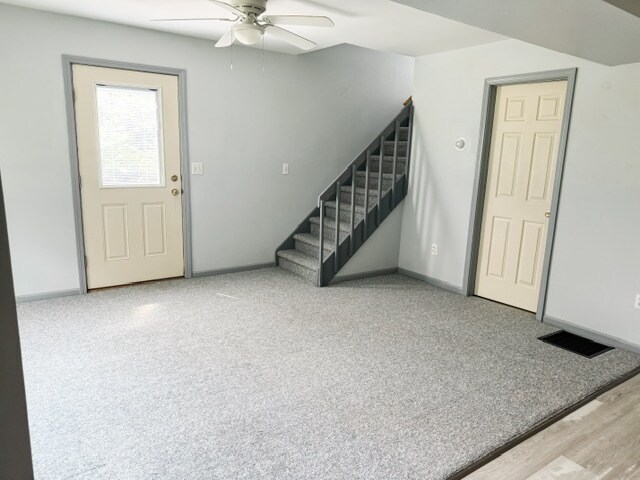 Building Photo - 405 Main St