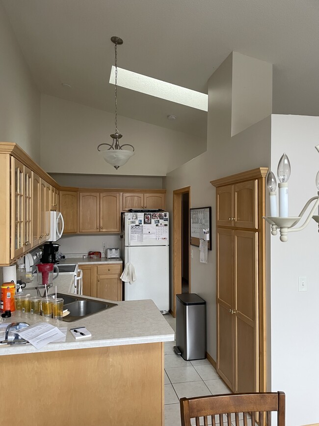 Main Floor Kitchen - 171 Avalon Cove Cir NW