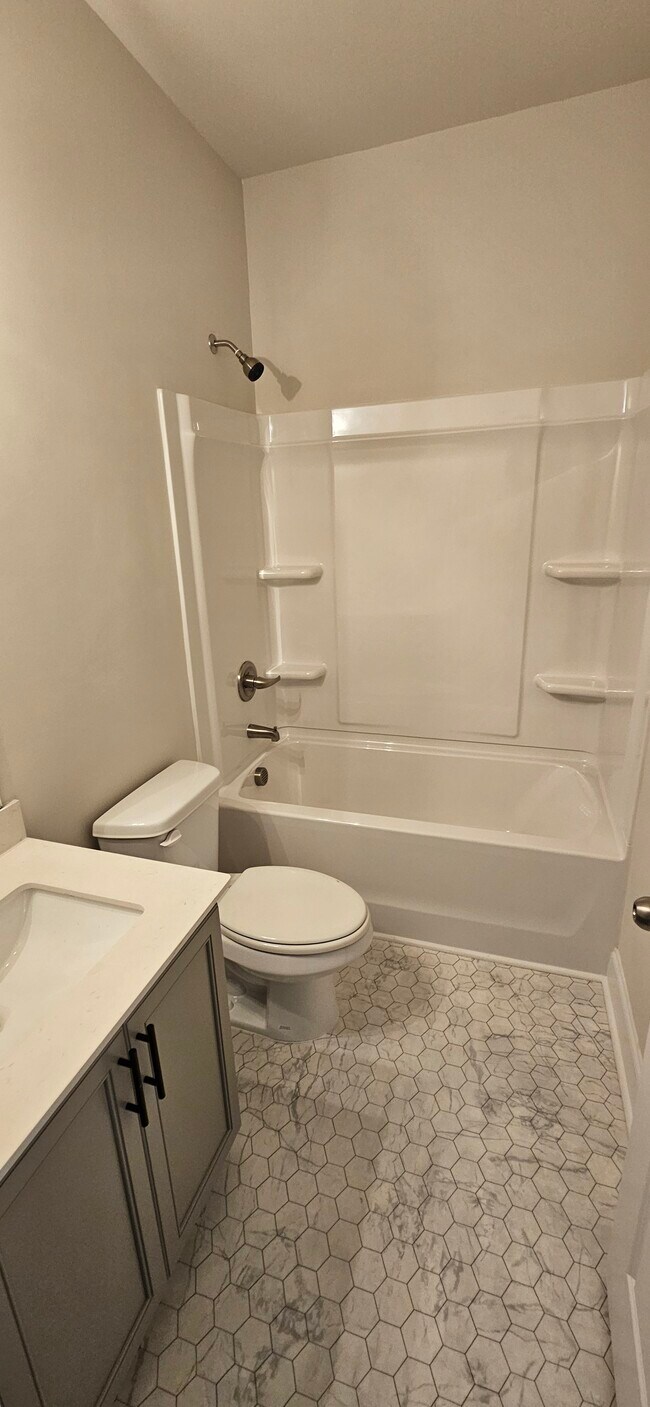 Building Photo - 1240 Ainsworth Alley