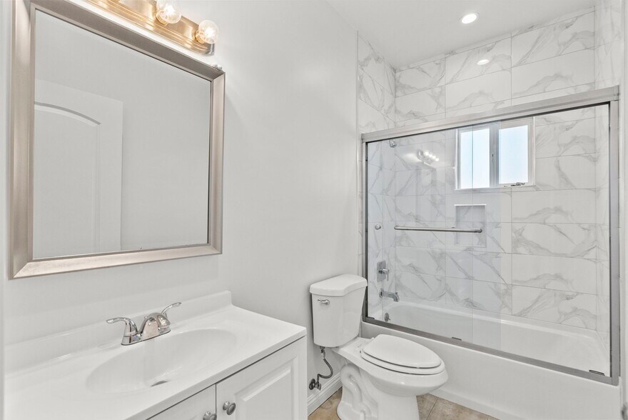 Building Photo - 6715 Cedros Ave